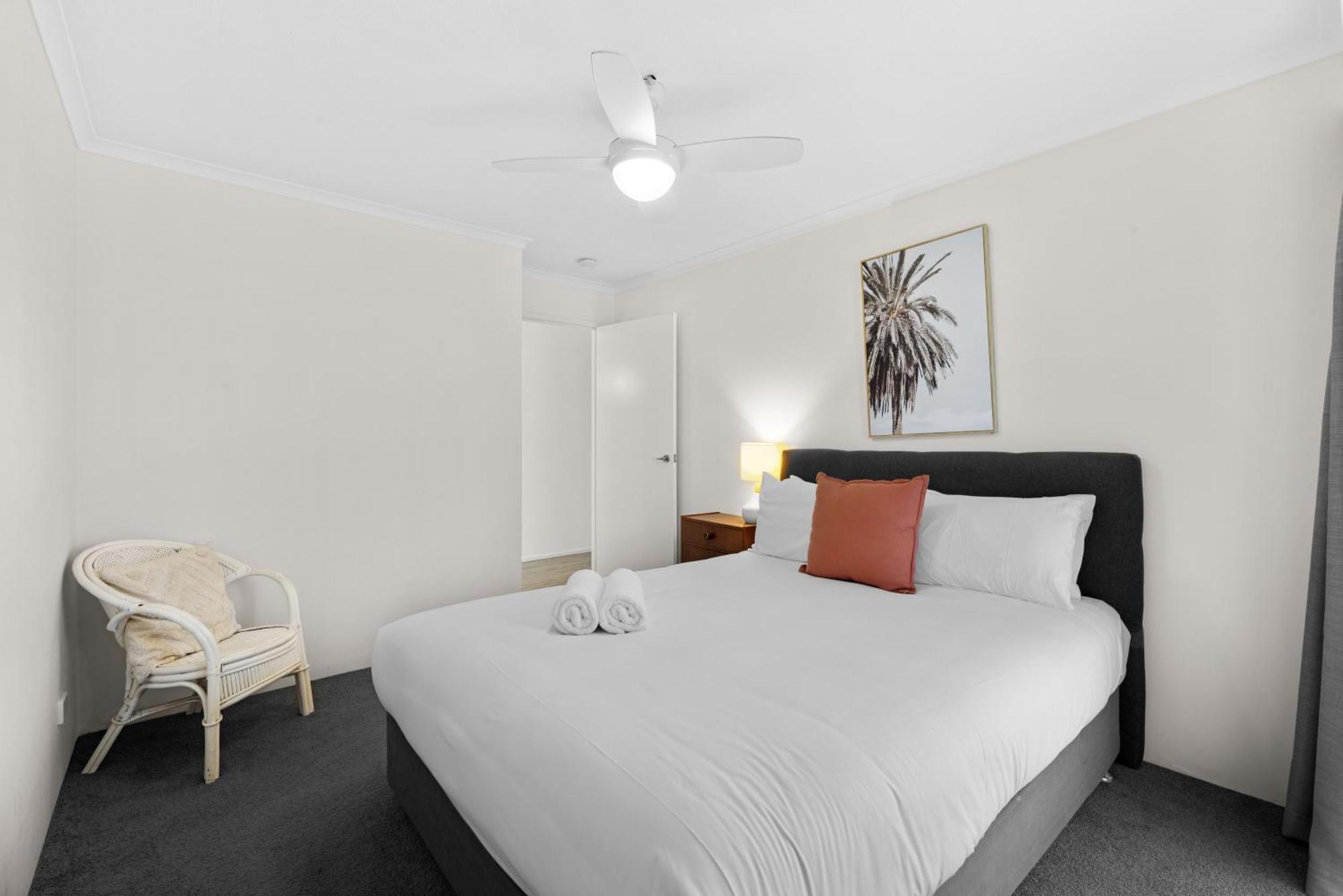 Surfside Court - Hosted By Burleigh Letting Apartamento Gold Coast Exterior foto